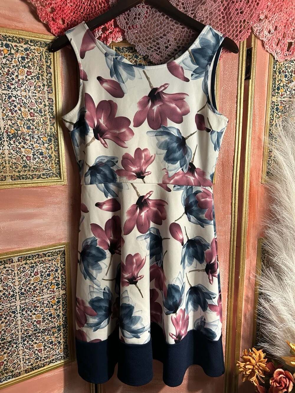 Gilli Floral Crisscross Back Dress Small